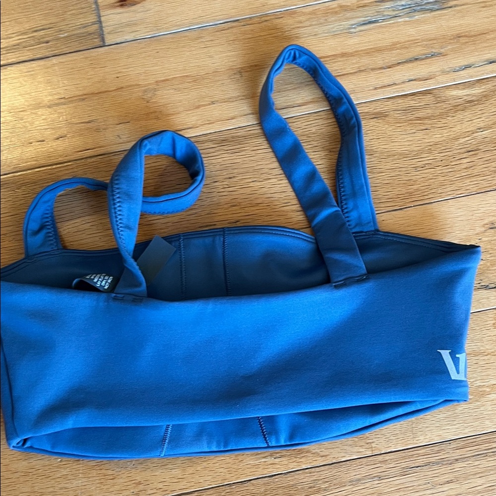 Vuori Set, Pool Blue bra and legging set. - Picture 8 of 9